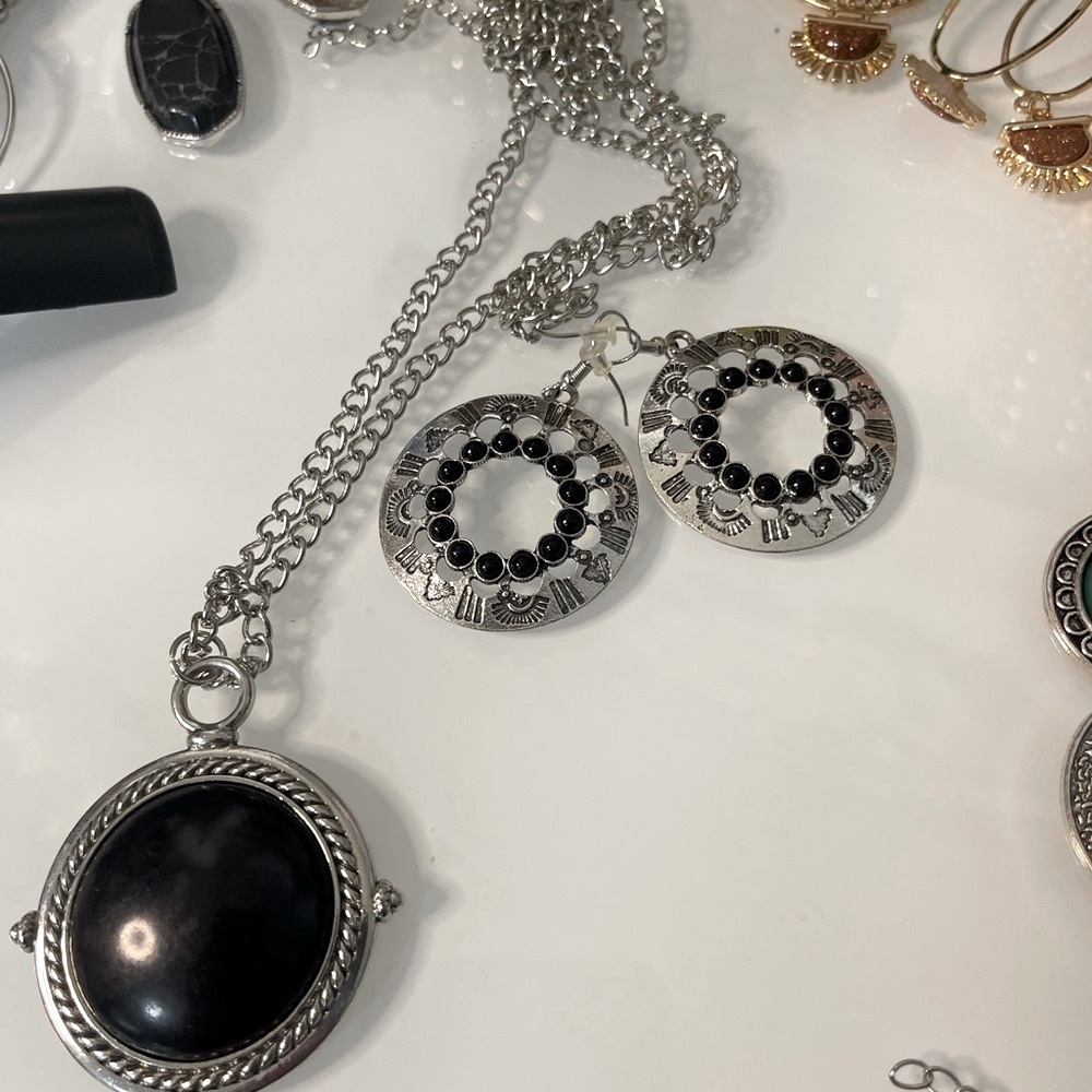 Duo Pendant Necklace & Earrings